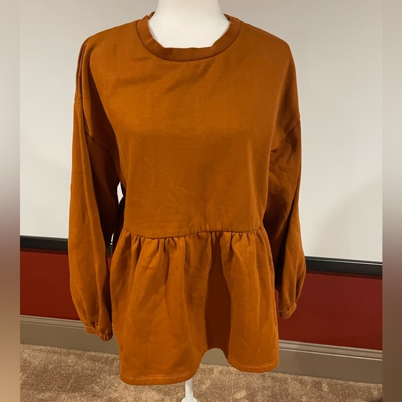 Zara rust color ruffle hem tunic sweatshirt. Large - Picture 1 of 6